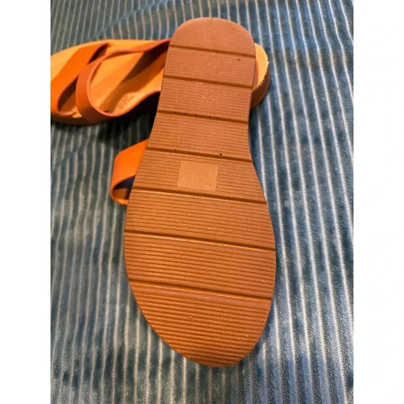Soda Women’s Tan Sandals Size 7.5 - Picture 4 of 4